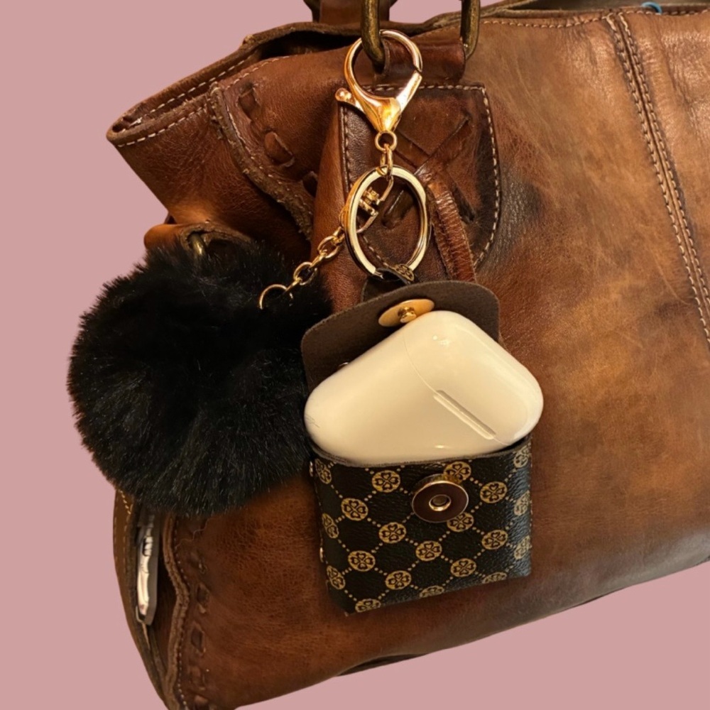 Chic AirPods Case Keychain w/ Pom Pom - Fits AirPods 1st & 2nd Gen - Picture 3 of 4